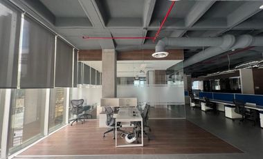Oficina amueblada en renta de 651m2 en edificio zona Valle Oriente San Pedro