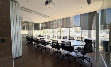 Oficina amueblada en renta de 651m2 en edificio zona Valle Oriente San Pedro