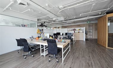 Oficina en Arriendo en A pasos del metro El Golf