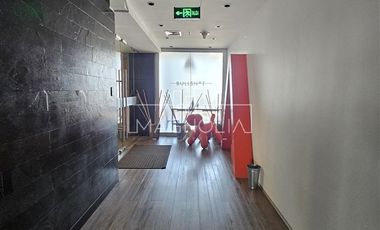 Oficina en Arriendo en A pasos del metro El Golf