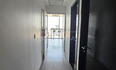 Oficina en Arriendo en A pasos del metro El Golf