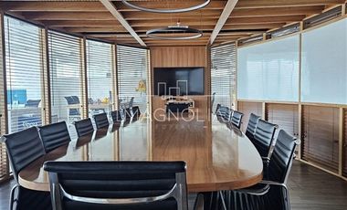 Oficina en Arriendo en A pasos del metro El Golf