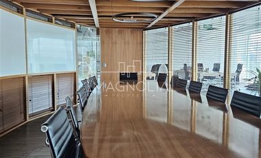 Oficina en Arriendo en A pasos del metro El Golf