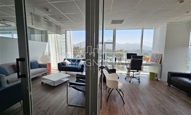 Oficina en Arriendo en A pasos del metro El Golf