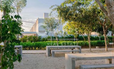 Casa de dos pisos y 2 recamaras en privada residencial en Conkal  Preventa abril 2028