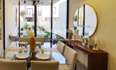 Casa de dos pisos y 2 recamaras en privada residencial en Conkal  Preventa abril 2028