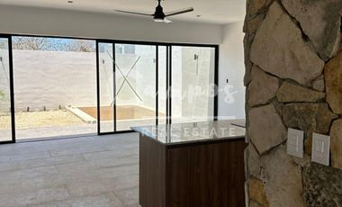 Casa de 3 recamaras en privada en Conkal entrega inmediata