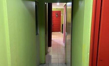 SE VENDE AMPLIA CASA CON GRAN TERRENO