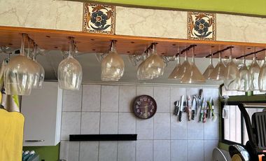 SE VENDE AMPLIA CASA CON GRAN TERRENO