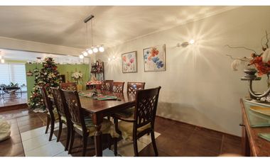 Venta Casa 5D Quincho Piscina Estacionamiento en San Esteban