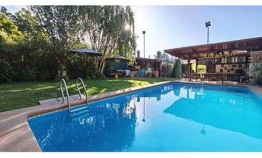 Venta Casa 5D Quincho Piscina Estacionamiento en San Esteban