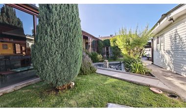 Venta Casa 5D Quincho Piscina Estacionamiento en San Esteban