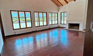 VENTA DE CASA DE 7 DORM.  CON PISCINA SAN FERNANDO