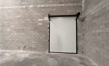 Bodega Clase A con altura libre de 8 Metros. Juárez Chihuahua