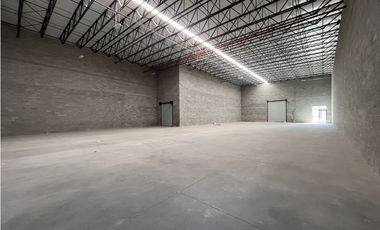 Bodega Clase A con altura libre de 8 Metros. Juárez Chihuahua