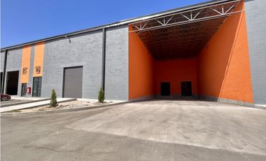 Bodega Clase A con altura libre de 8 Metros. Juárez Chihuahua