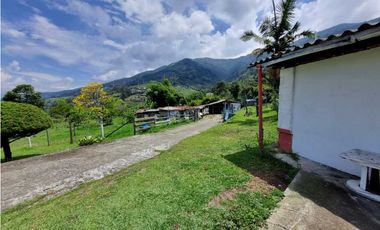 Finca plana, 5 minutos de San Antonio de Prado y muy cerca a Medellin