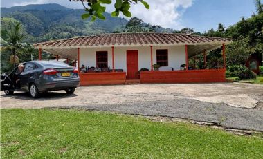 Finca plana, 5 minutos de San Antonio de Prado y muy cerca a Medellin
