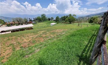 Finca plana, 5 minutos de San Antonio de Prado y muy cerca a Medellin