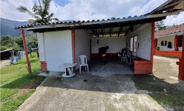Finca plana, 5 minutos de San Antonio de Prado y muy cerca a Medellin