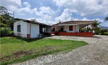Finca plana, 5 minutos de San Antonio de Prado y muy cerca a Medellin