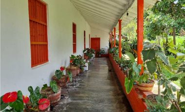 Finca plana, 5 minutos de San Antonio de Prado y muy cerca a Medellin