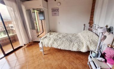 VENDO APARTAMENTO DUPLEX BARRIO ALCALA ENVIGADO 5 ALCOBAS 2 BALCONES