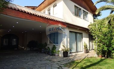 Casa 2 pisos, venta, 4D, 3B, 3E. Ñuñoa