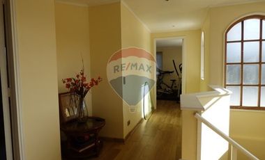 Casa 2 pisos, venta, 4D, 3B, 3E. Ñuñoa
