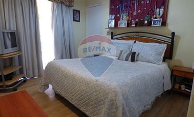 Casa 2 pisos, venta, 4D, 3B, 3E. Ñuñoa