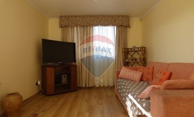 Casa 2 pisos, venta, 4D, 3B, 3E. Ñuñoa