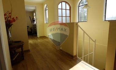 Casa 2 pisos, venta, 4D, 3B, 3E. Ñuñoa