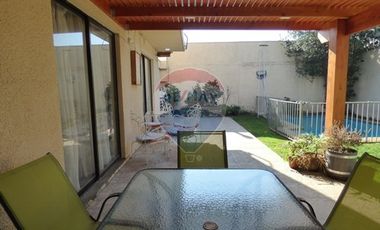 Casa 2 pisos, venta, 4D, 3B, 3E. Ñuñoa