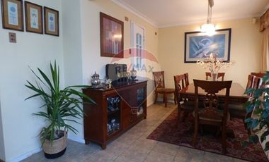 Casa 2 pisos, venta, 4D, 3B, 3E. Ñuñoa