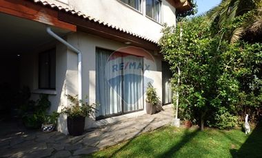 Casa 2 pisos, venta, 4D, 3B, 3E. Ñuñoa