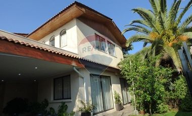 Casa 2 pisos, venta, 4D, 3B, 3E. Ñuñoa