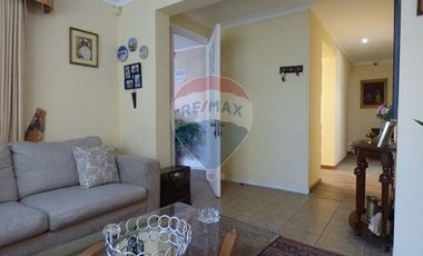 Casa 2 pisos, venta, 4D, 3B, 3E. Ñuñoa
