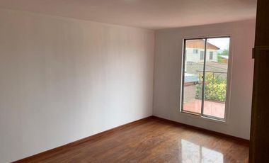 Arriendo Casa 6d2b2e con Local Comercial La Granja