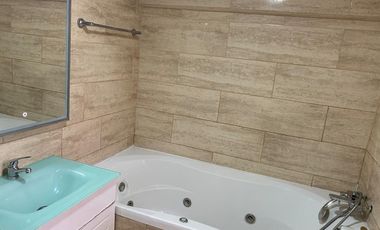 Arriendo Casa 6d2b2e con Local Comercial La Granja