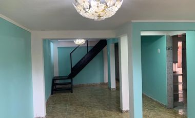 Arriendo Casa 6d2b2e con Local Comercial La Granja