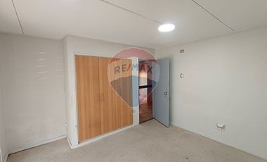 SE VENDE casa en Isla Teja, excelente barrio