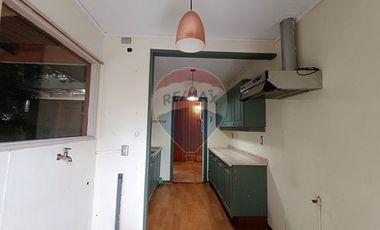 SE VENDE casa en Isla Teja, excelente barrio