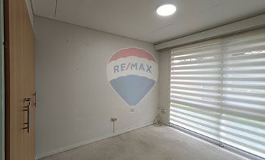 SE VENDE casa en Isla Teja, excelente barrio