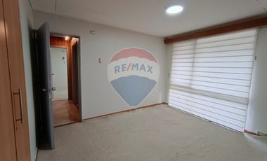 SE VENDE casa en Isla Teja, excelente barrio