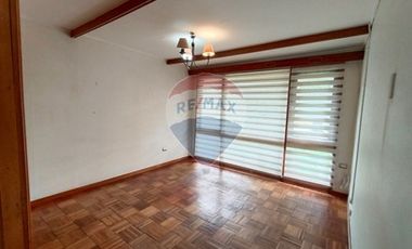 SE VENDE casa en Isla Teja, excelente barrio