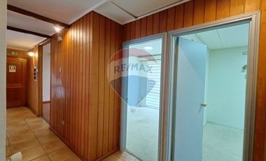 SE VENDE casa en Isla Teja, excelente barrio