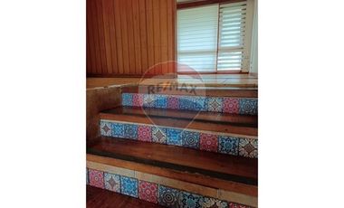 SE VENDE casa en Isla Teja, excelente barrio