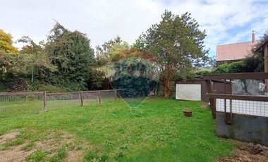 SE VENDE casa en Isla Teja, excelente barrio