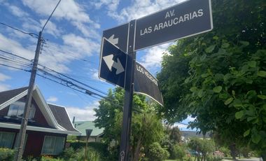 SE VENDE casa en Isla Teja, excelente barrio