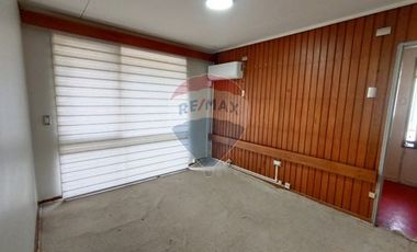 SE VENDE casa en Isla Teja, excelente barrio